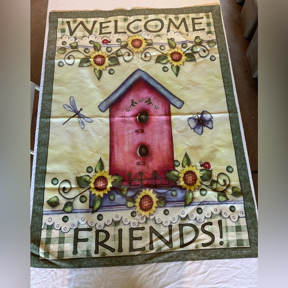 5 Seasonal Outdoor Flags - 2 Large + 3 Garden Size - Picture 2 of 11